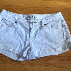White Aeropostale shorts